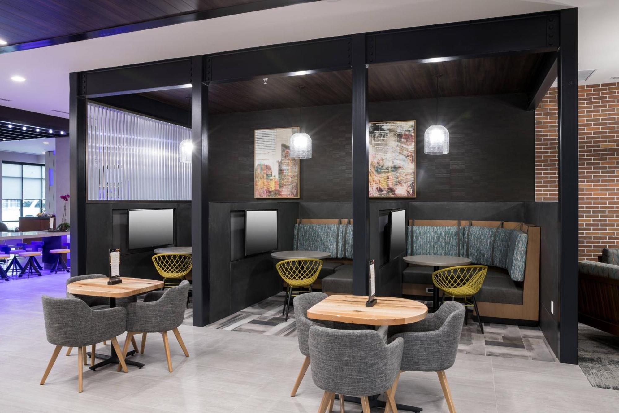 Courtyard By Marriott Houston Heights/I-10 Hotel Exterior foto
